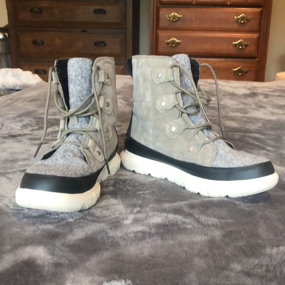Like new Sorel suede winter waterproof boots Size 9 - Picture 2 of 8